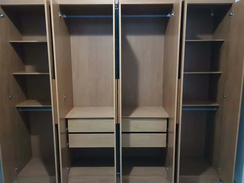foto de Guarda-Roupa Casal Móveis Lopas Easy Slim 8 Portas Espelho Marrom Moderno