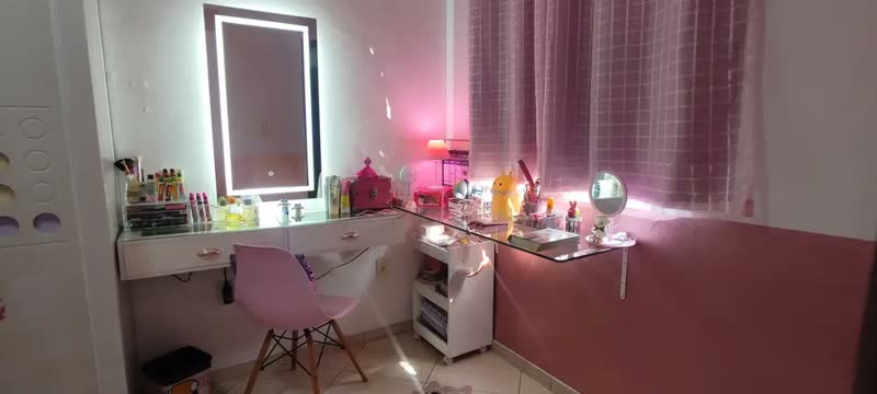 foto de Espelho retangular 90x50 jateado com led 3 cores e touch moldura led frio