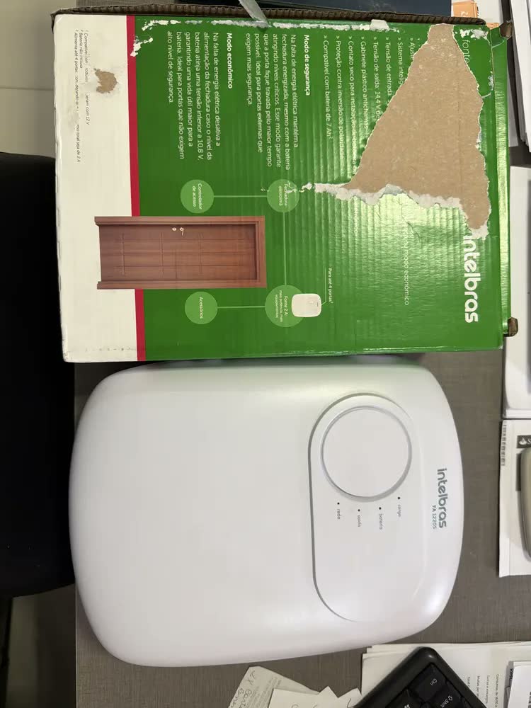 foto de Fonte Fa 1220 S Ininterrupta Para Eletroimã Intelbras Cor Branco