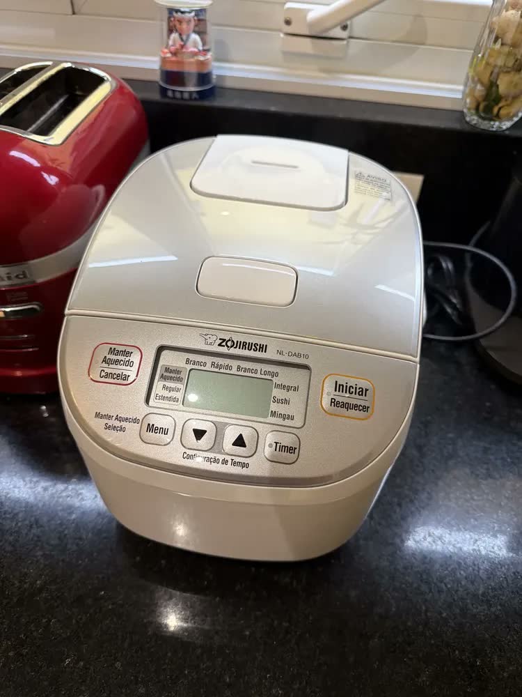 foto de Panela De Arroz Zojirushi 5,5 Copos Micom Nl-dab10 Cor Branco