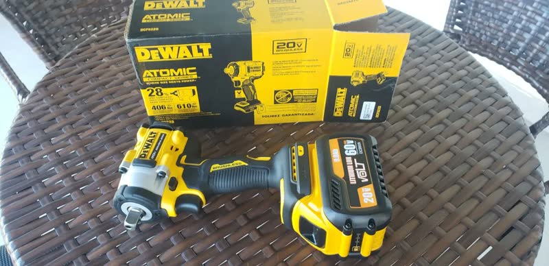 foto de Chave de Impacto 13mm 20V Brushless DEWALT DCF922B Com 4 Velocidades