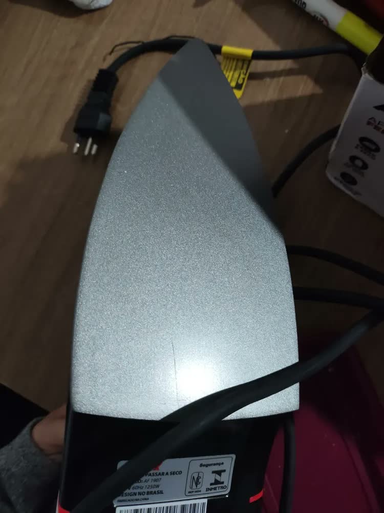 foto de Ferro De Passar Roupa A Seco Amvox Af 1907 1250w Cor Branco