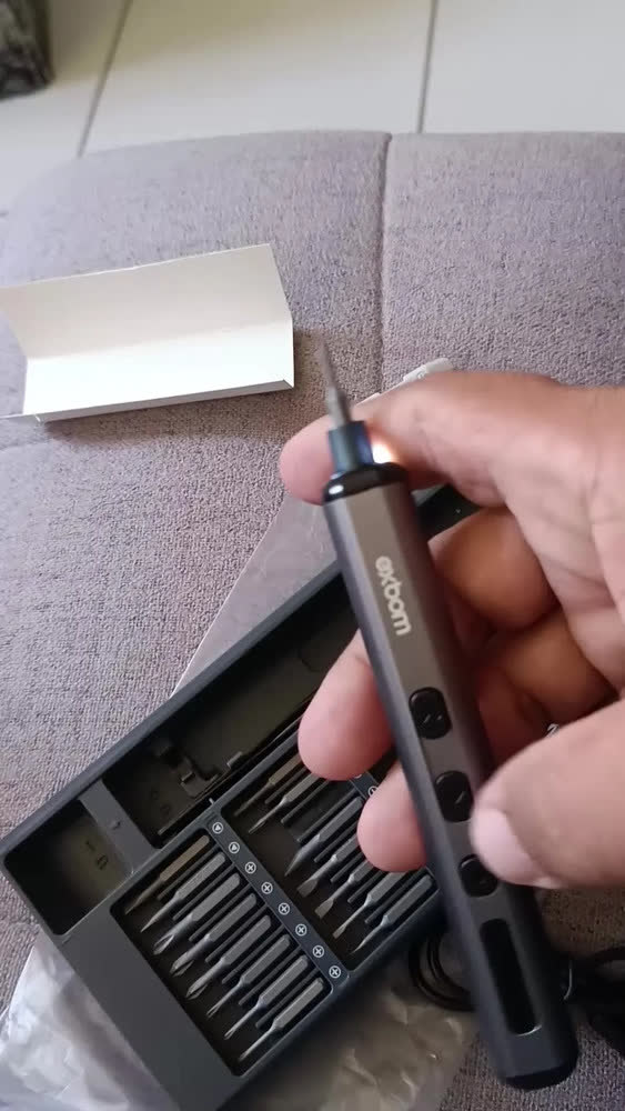 foto de Chave de Precisão Elétrica Exbom Sem Fio Recarregável para Manutenção de Eletrônicos com 64 Bits