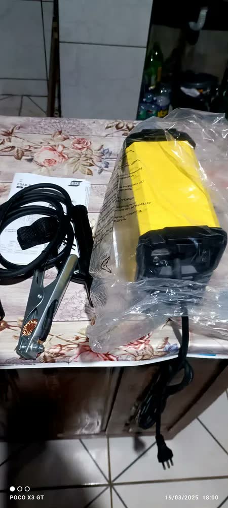 foto de Máquina de Solda Inversora ESAB Bantam 2.5 Bivolt 110v/220v