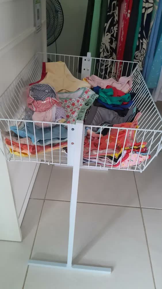 foto de Banca De Ofertas Aramada Expositor P/ Loja Cesto Cor Preto