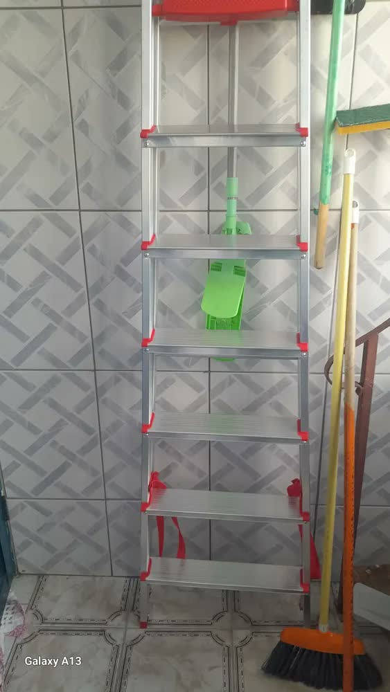 foto de Escada Tesoura Alumínio 7 Degraus Botafogo Lar & Lazer Dobrável