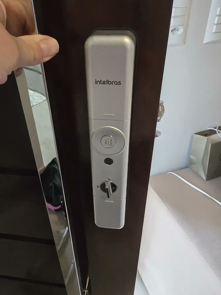 foto de Fechadura Digital De Embutir Intelbras Mfr 7001 Prata Prata