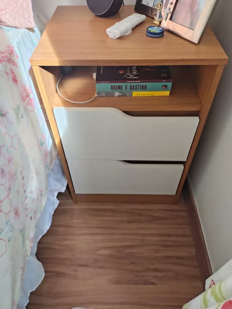 foto de Mesa de Cabeceira Sole para Quarto, com 2 Gavetas e Puxador Cava, em Cinamomo e Off White
