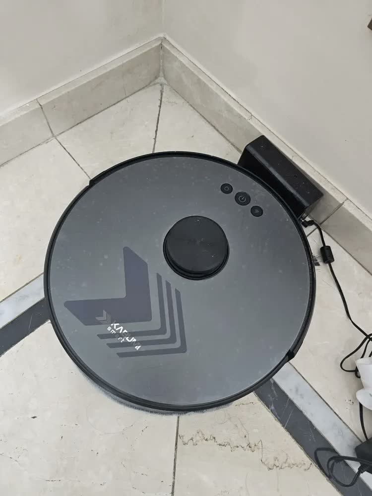 foto de Robô Aspirador Kabum Smart 700 Branco Com Mop Wi-fi Compatível Alexa L Reversa