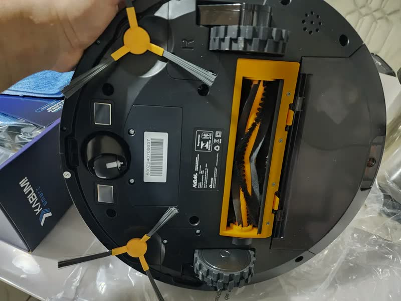 foto de Robô Aspirador Kabum Smart 700 Branco Com Mop Wi-fi Compatível Alexa L Reversa
