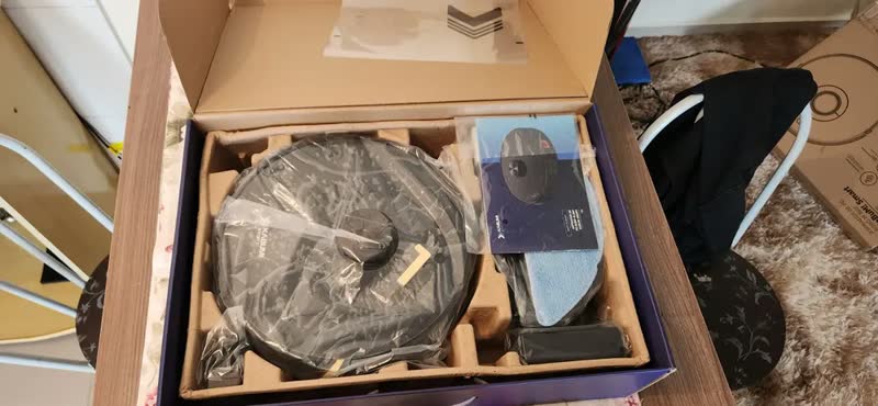 foto de Robô Aspirador Kabum Smart 700 Branco Com Mop Wi-fi Compatível Alexa L Reversa