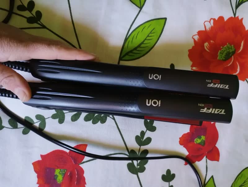 foto de Chapa Prancha De Cabelo Taiff Elegance Red Íon Preto