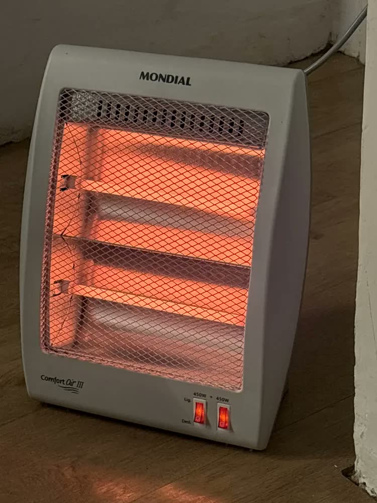 foto de Aquecedor Quartzo Comfort Air III Mondial Branco 900W A-16