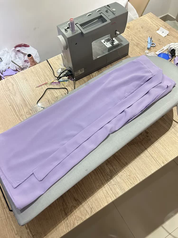 foto de Passadeira Mesa De Passar Roupas Portátil Pequena Dobrável