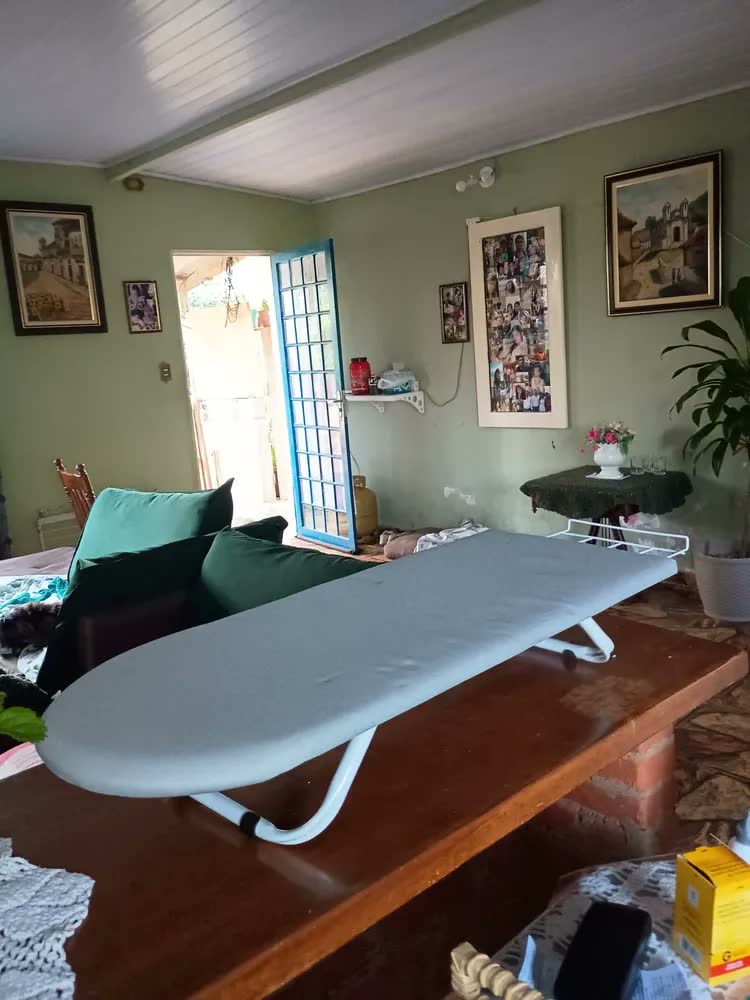 foto de Passadeira Mesa De Passar Roupas Portátil Pequena Dobrável