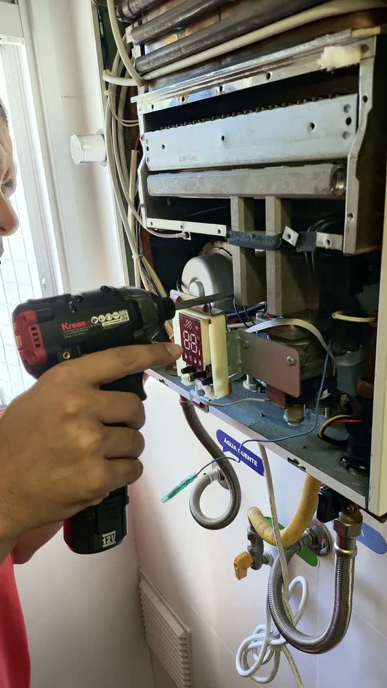 foto de Parafusadeira Impacto 12v 2x 2ah Brushless Kub50.2 Kress