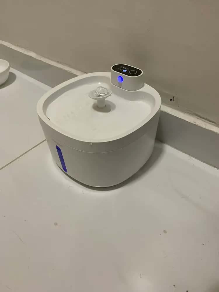 foto de New Pet sensor sem fio bebedouro fonte para gato cão 2.6L NP888