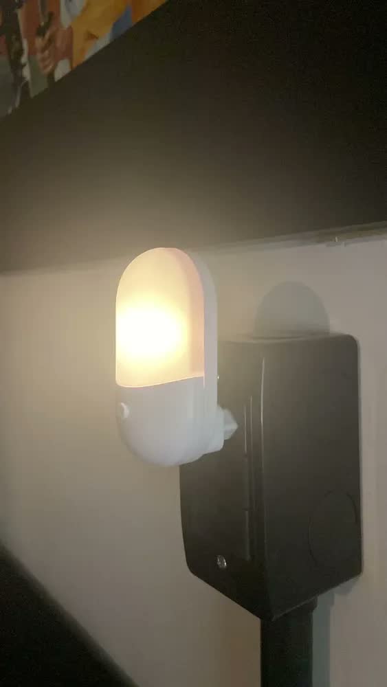 foto de Mini Abajur Luminária Tomada Luz Noturna Led Bivolt