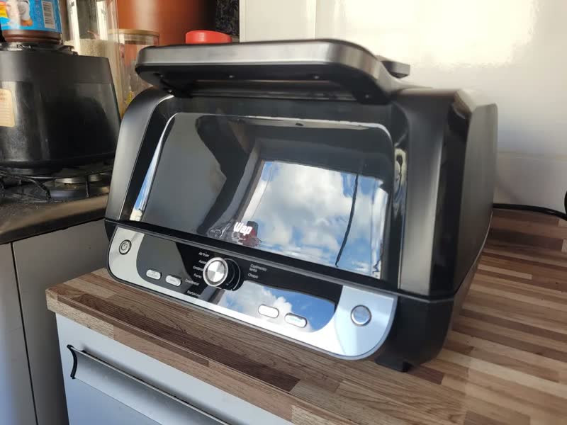 foto de Fritadeira Elétrica Air Fryer WAP Barbecue com Painel Digital e 12 Funções 127V