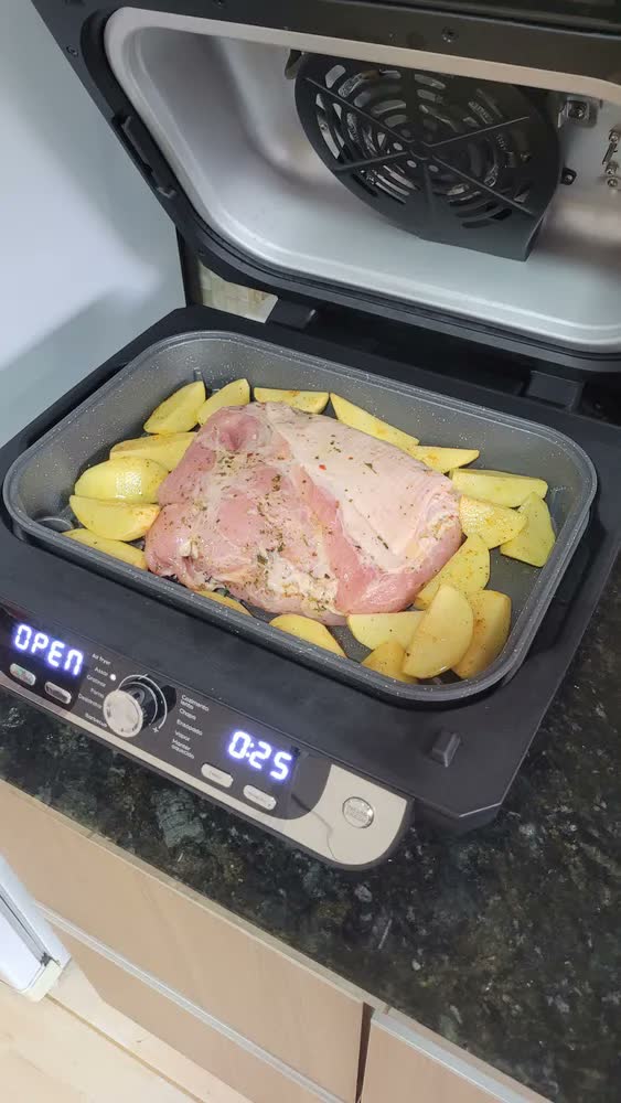 foto de Fritadeira Elétrica Air Fryer WAP Barbecue com Painel Digital e 12 Funções 127V