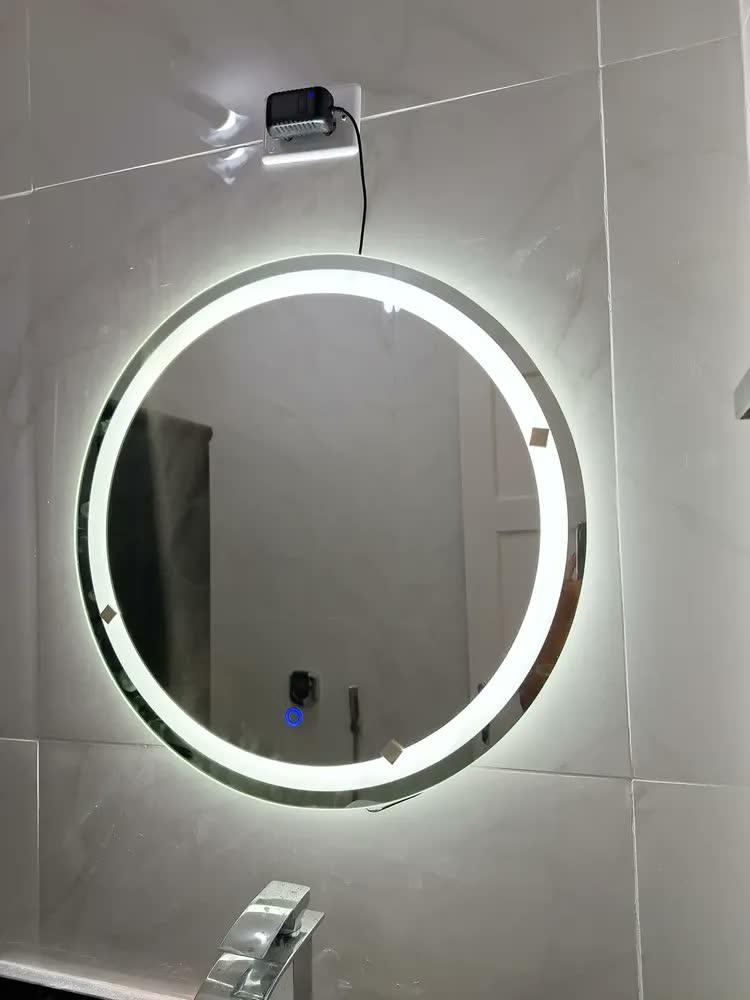 foto de Espelho Jateado Redondo 60x60 Led 3 Cores