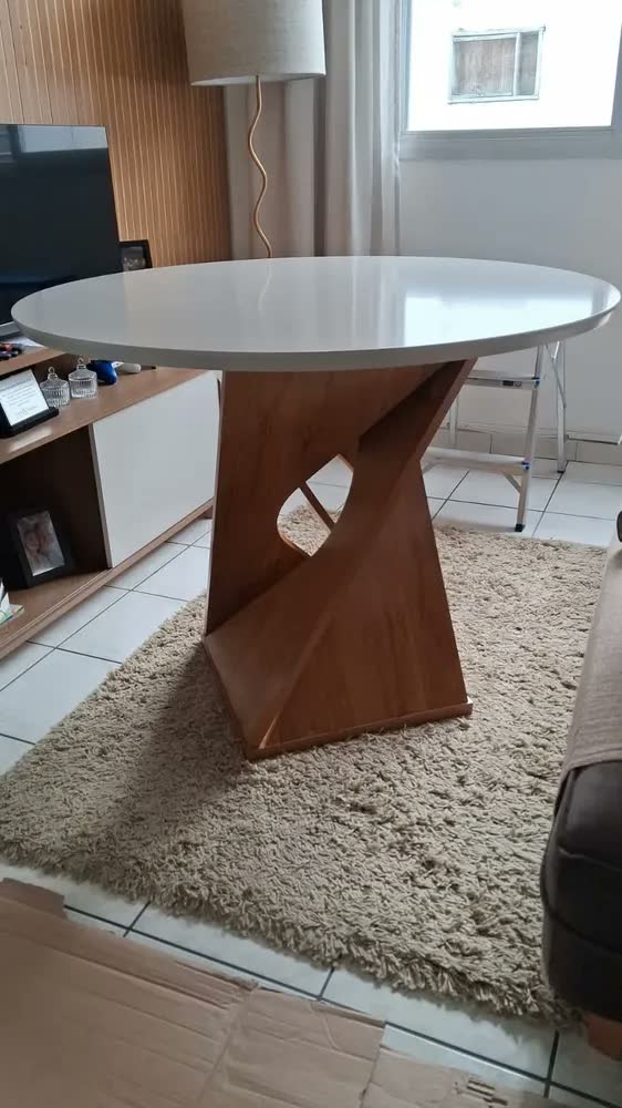 foto de Yescasa conjunto mesa redonda com 4 cadeiras tampo mdf cinamomo/off white/suede pena