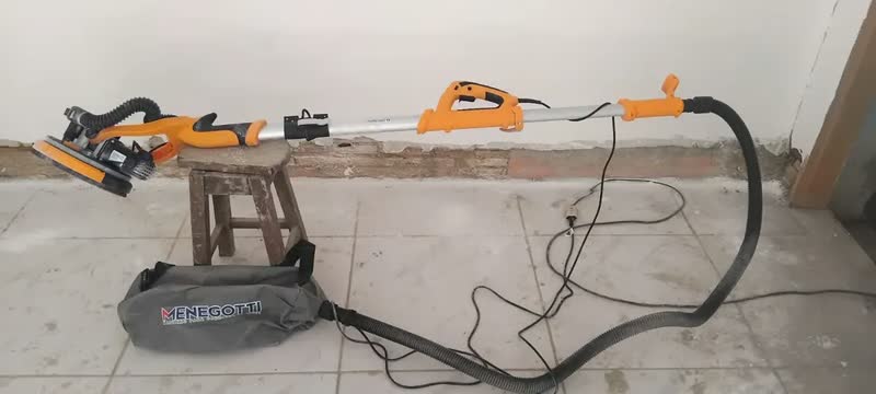 foto de Lixadeira C/ Aspirador Led Parede E Teto Girafa 750w Cor Amarelo Frequência 60 Hz