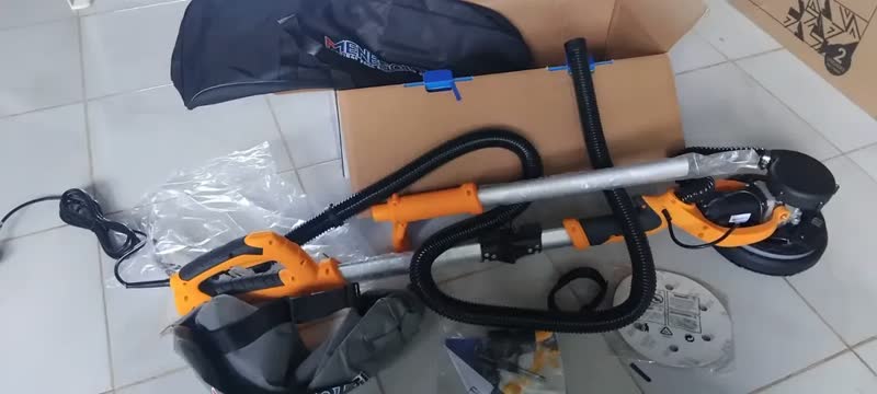 foto de Lixadeira C/ Aspirador Led Parede E Teto Girafa 750w Cor Amarelo Frequência 60 Hz