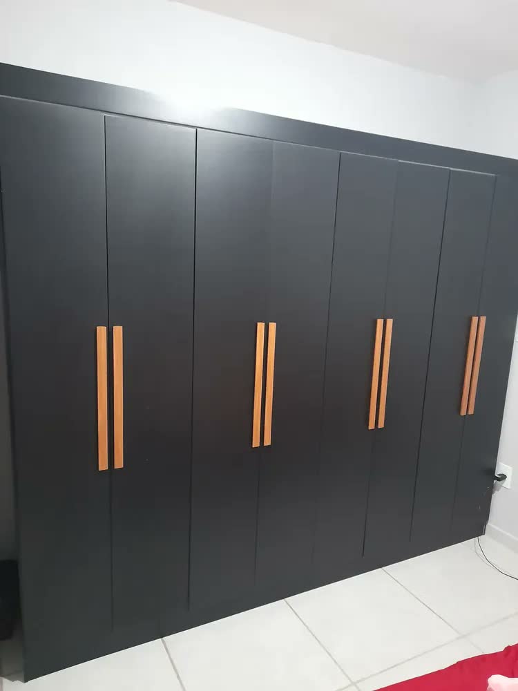 foto de Guarda Roupa Casal 8 Portas Preto Espresso Móveis 4 Gavetas MDF 200x237x47cm