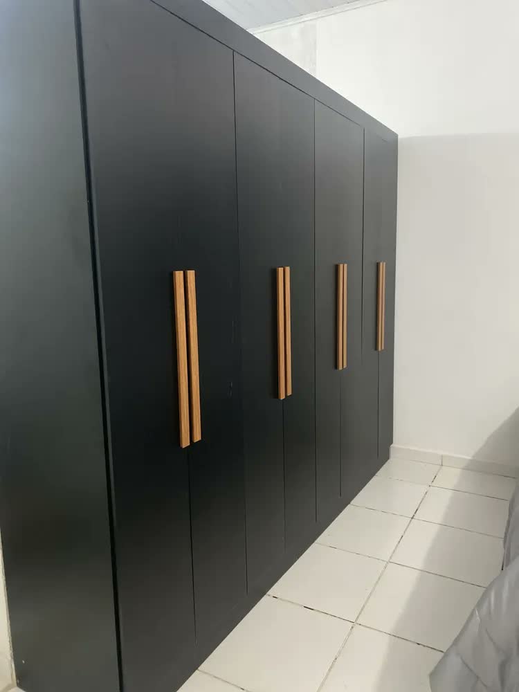 foto de Guarda Roupa Casal 8 Portas Preto Espresso Móveis 4 Gavetas MDF 200x237x47cm