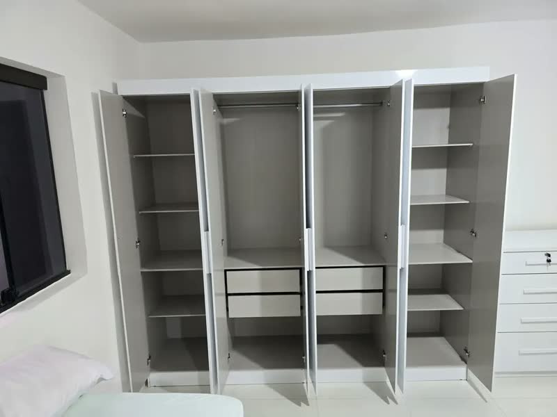 foto de Guarda Roupa Casal Lisboa 8 Portas 4 Gavetas