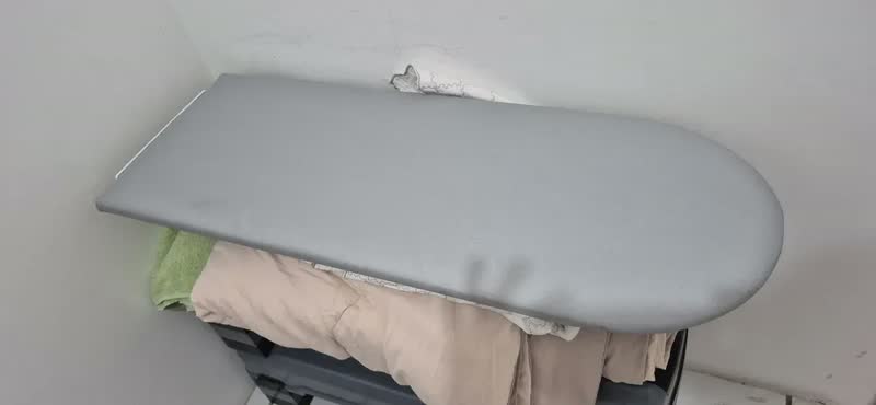 foto de Tabua Passa Roupa Portátil Pé Dobrável Cama Mesa Porta Ferro