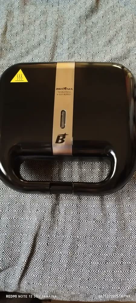 foto de Sanduicheira E Grill Britânia Bgre01 2 Em 1 750w Cor Preto