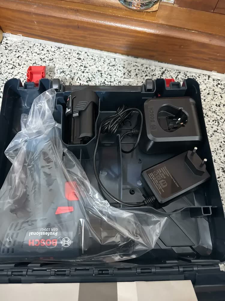 foto de Parafusadeira 12v Gsr 120-li Kit Estojo Broca 30 Peças Bosch