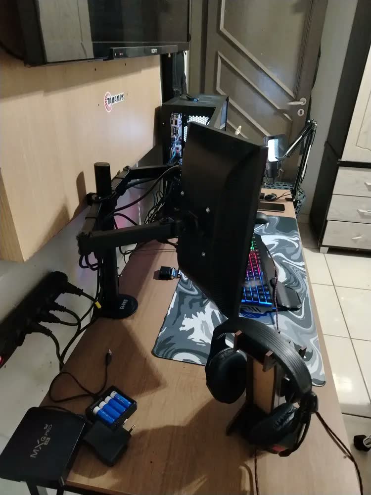 foto de Suporte Para 2 Monitores De 17 A 32 Vertical Ou Horizontal Cor Preto
