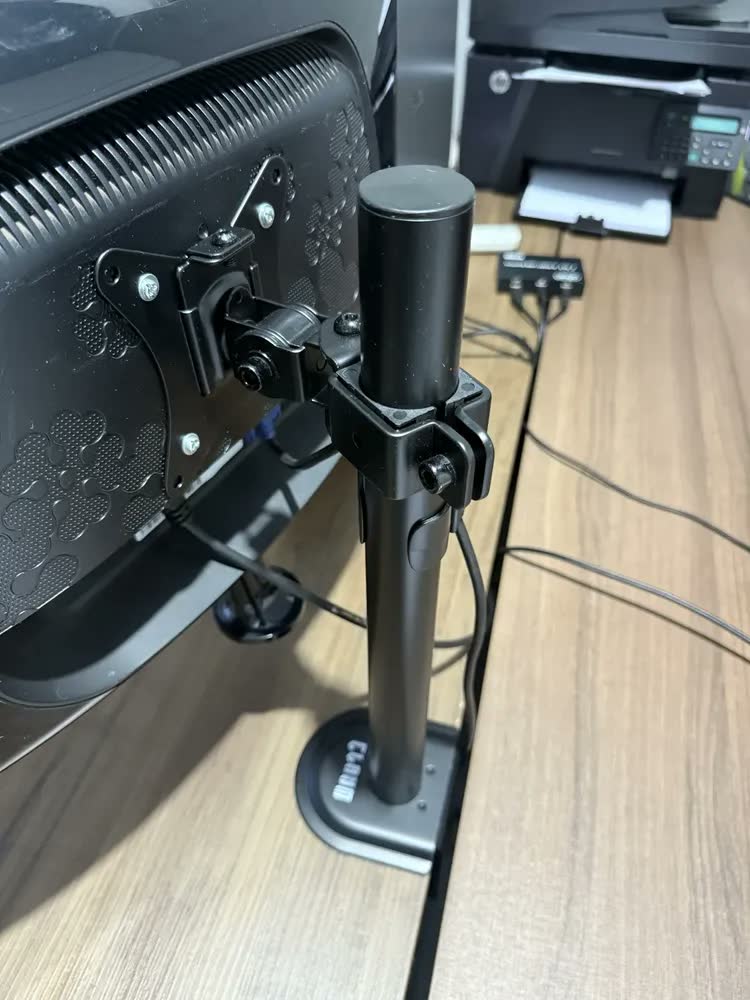 foto de Suporte de Monitor 17