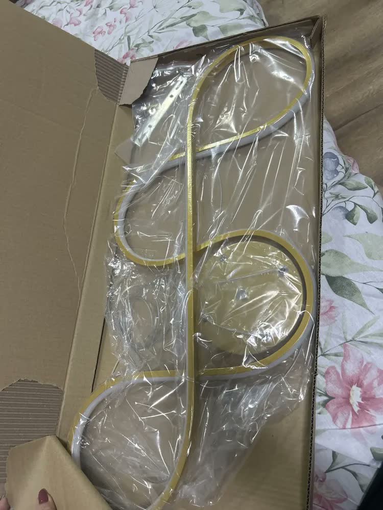 foto de Luminária Pendente LED Dourada VOLTIS com 3 Cores de Luz, 75cm