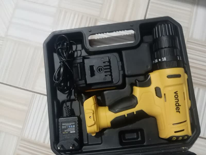 foto de Parafusadeira Furadeira Pfv120i De Impacto Vonder Cor Amarelo