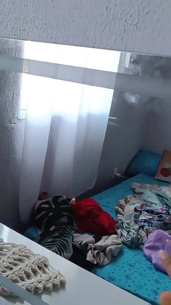 foto de Espelho com 3 cores de Led Retangular Jateado 70x50 Lapidado Moldura Quente