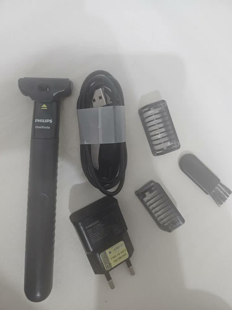 foto de Aparelho De Barbear Philips Oneblade Qp1424/10 Philips