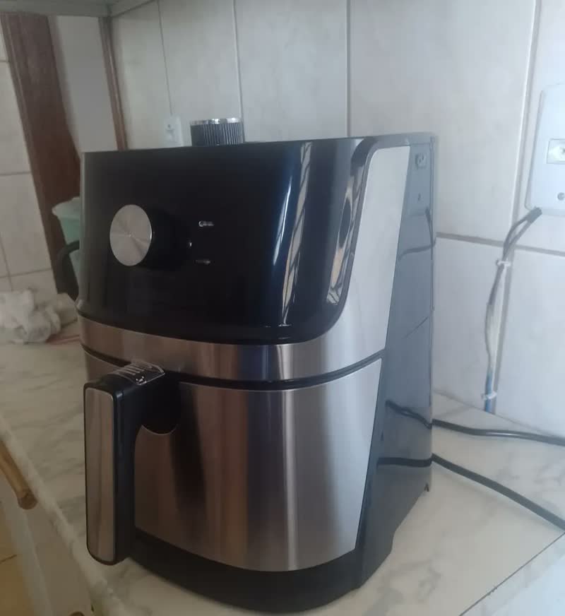foto de Fritadeira Air Fryer Dako 5 Litros Preto/inox Com Painel Analógico E Potência De 1700w 127V