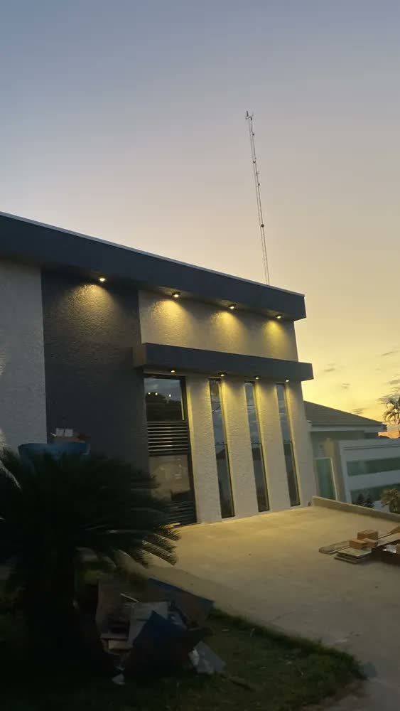 foto de Spot Sobrepor Slim Teto Beiral 5w Preto Externo Interno Estrutura Preto Led Quente