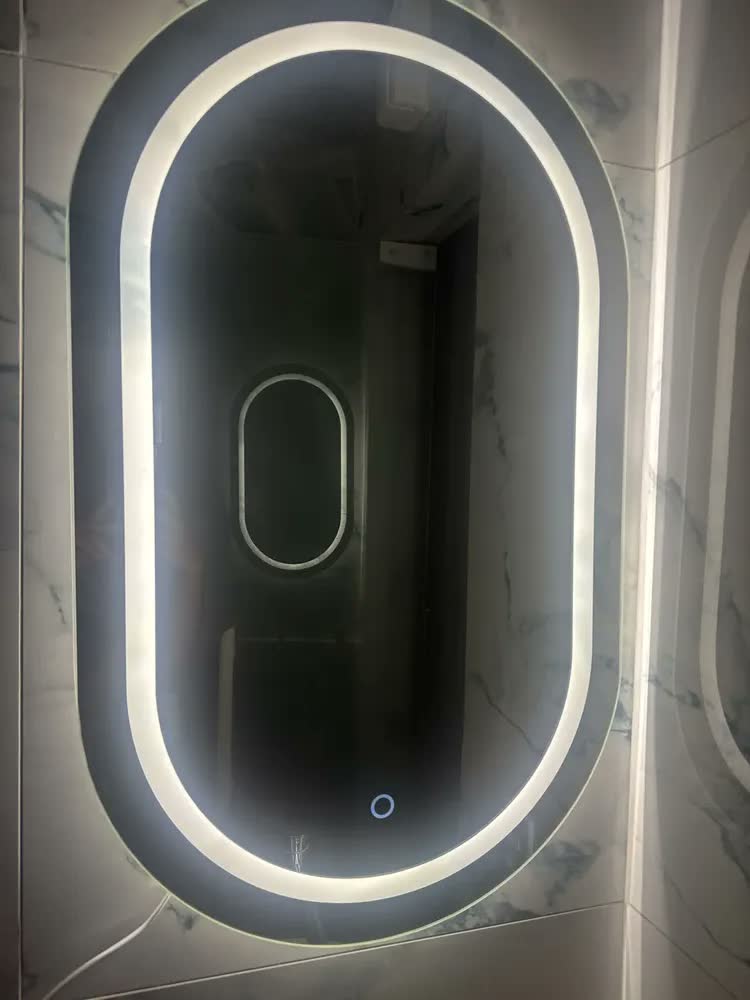 foto de Espelho Oval Jateado Com Led 3 Cores 50x80 Lapidado Moldura Branco Frio