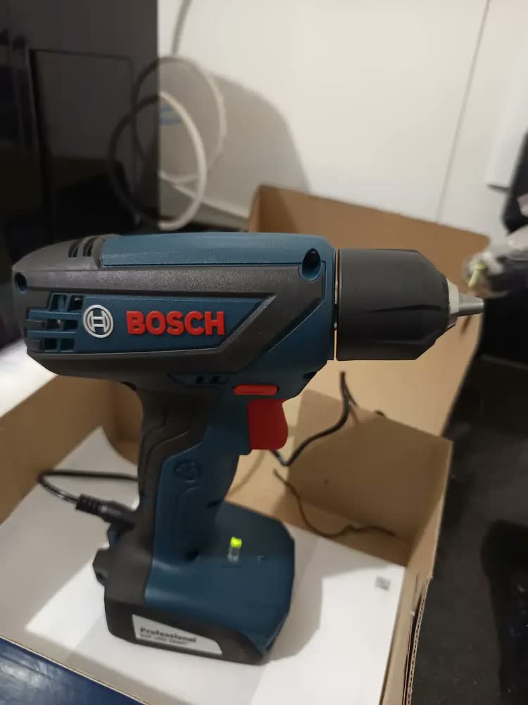 foto de Parafusadeira E Furadeira Gsr1000 Com Estojo De Brocas Smart Bosch