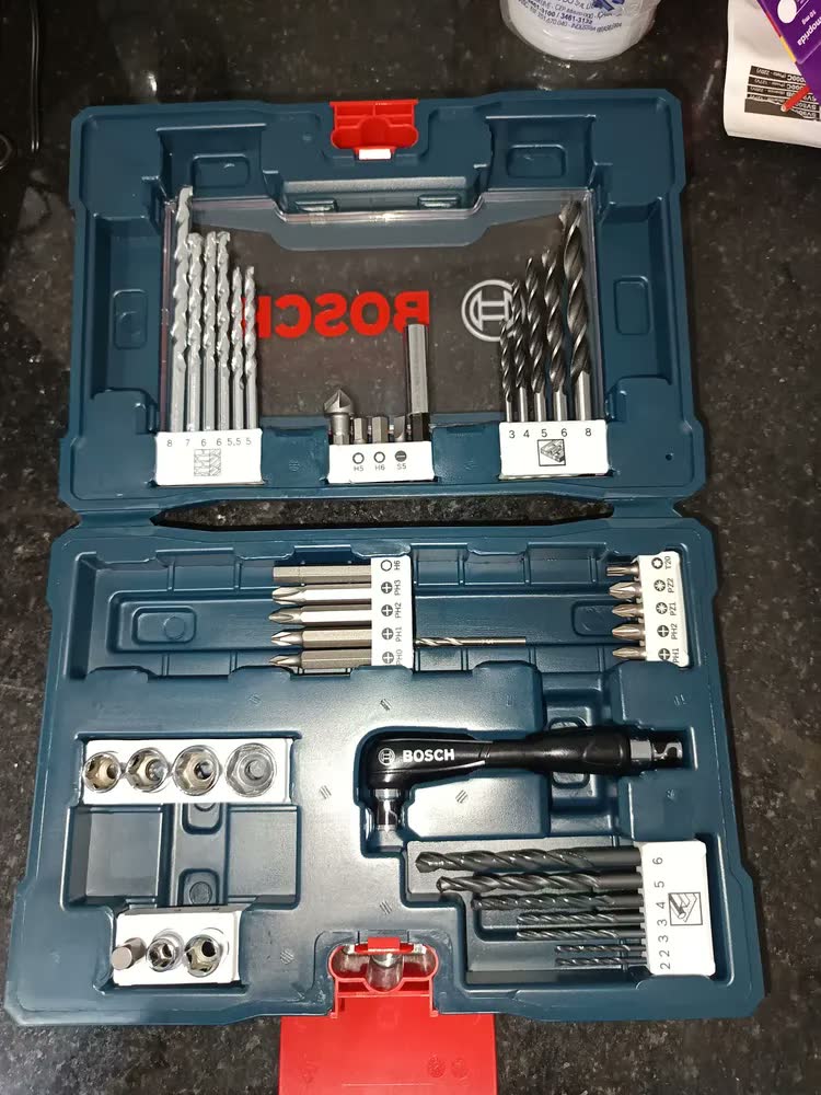 foto de Parafusadeira E Furadeira Gsr1000 Com Estojo De Brocas Smart Bosch