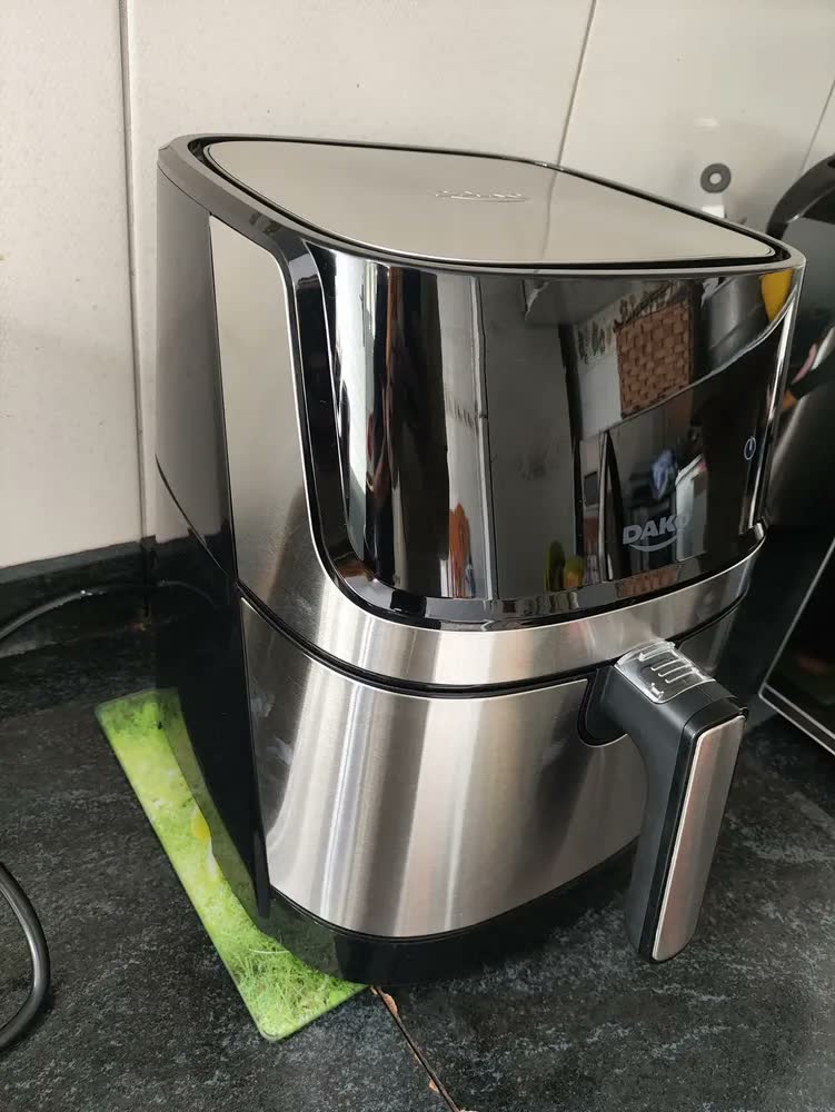 foto de Fritadeira Air fryer Dako 5 Litros Preto/inox com Painel Digital e Potência de 1700W 127V