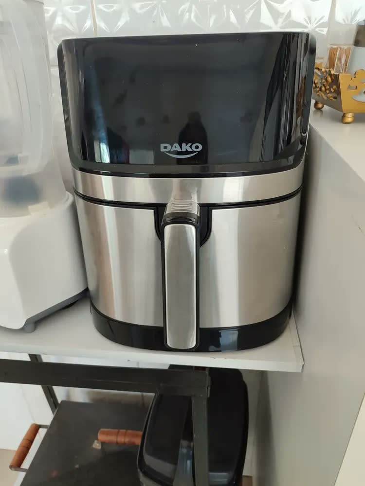 foto de Fritadeira Air fryer Dako 5 Litros Preto/inox com Painel Digital e Potência de 1700W 127V