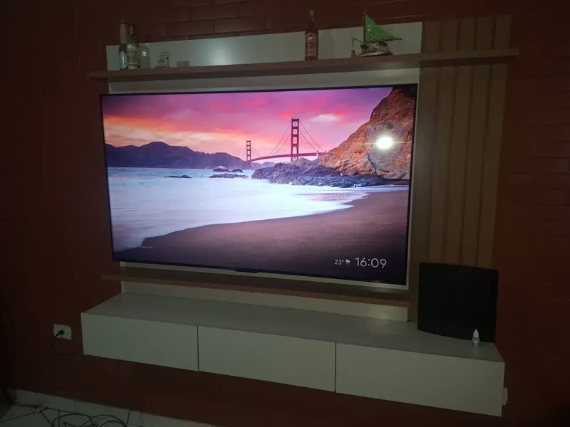 foto de Painel Tv 70 Polegadas Christiania Ripado Cinamomo/off White Cor Bege