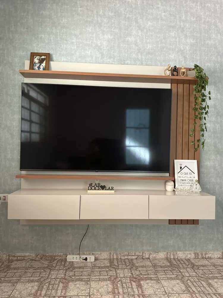foto de Painel Tv 70 Polegadas Christiania Ripado Cinamomo/off White Cor Bege