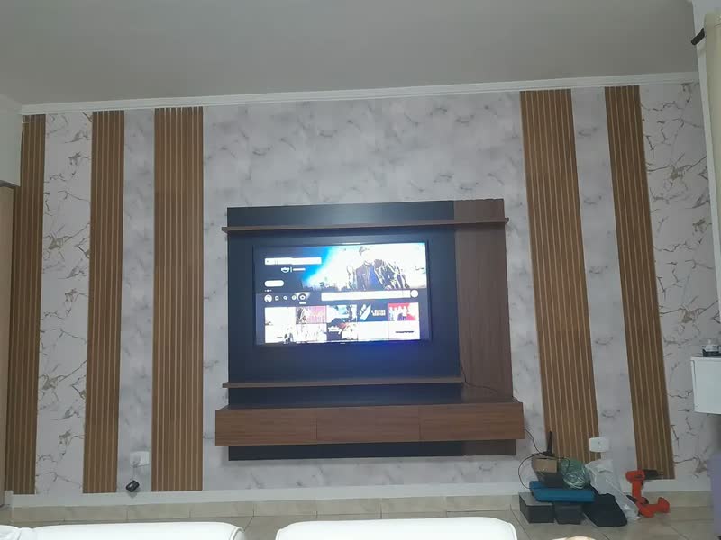 foto de Painel Tv 70 Polegadas Christiania Ripado Cinamomo/off White Cor Bege